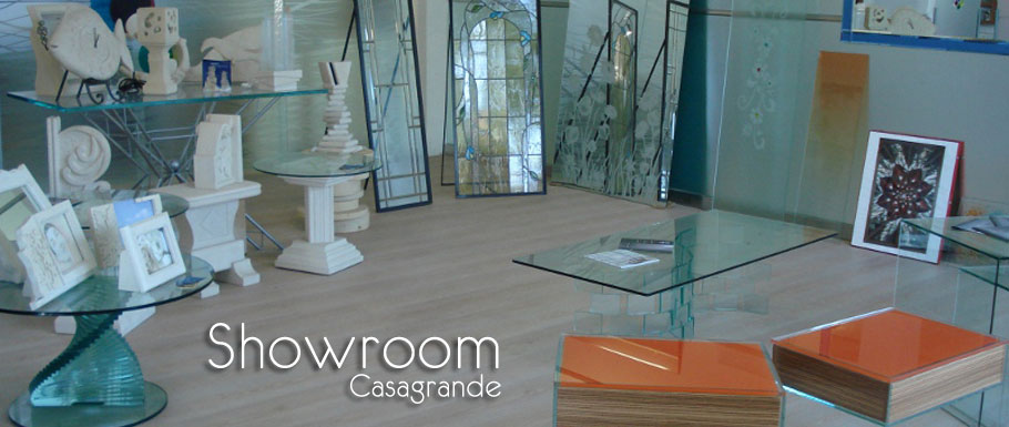 vetreria casagrande: realizzazione mobili in vetro, specchiere da palestra e sale da ballo